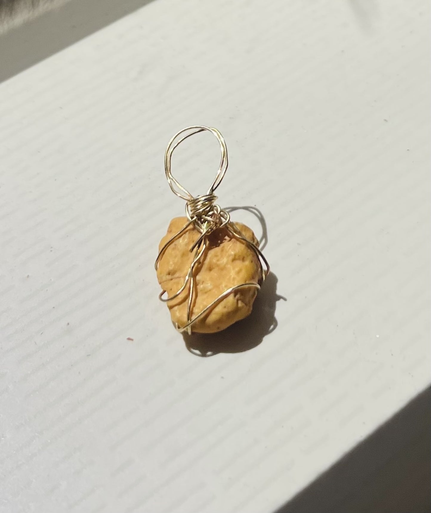 Golden Honey Rock Pendant – Warmth and Natural Beauty
