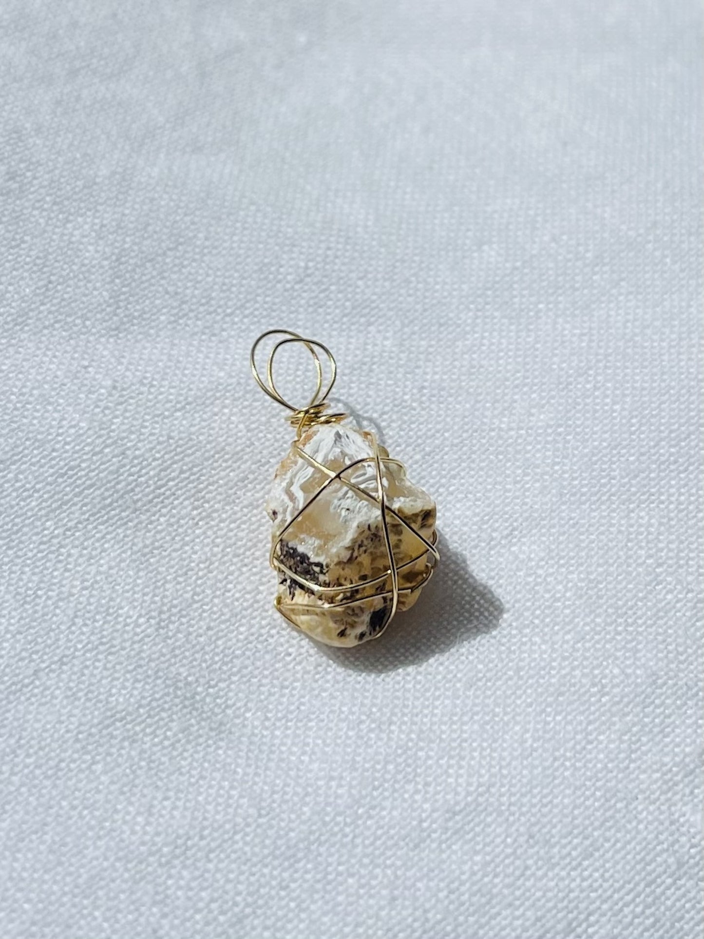 Lemon Mystery Geode Pendant – A Treasure of Intriguing Beauty