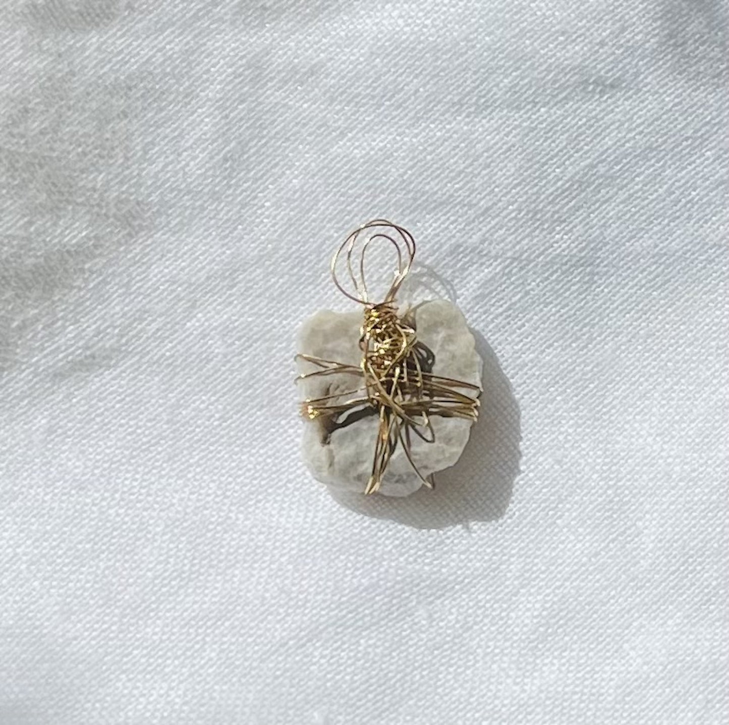 Light Grey Exceptionally Sparkly Pendant – A Beachside Treasure