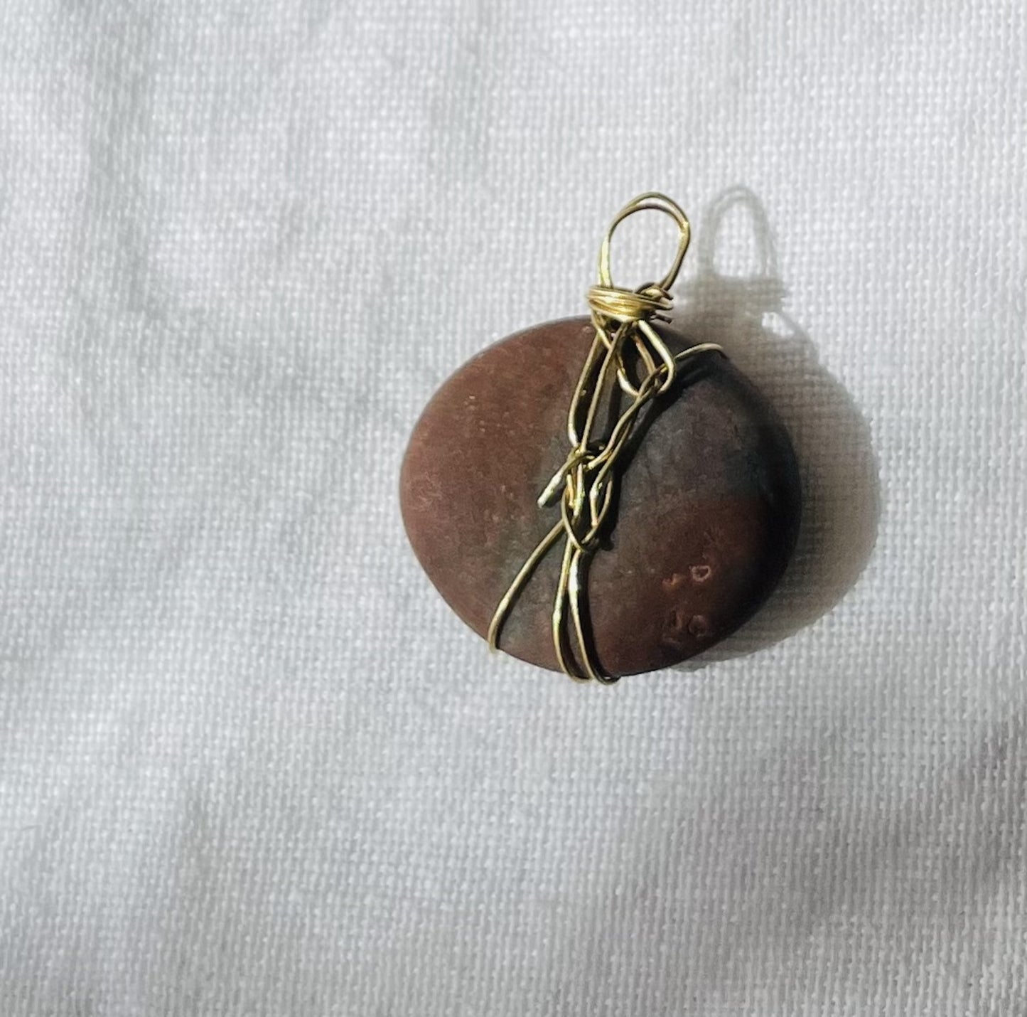 Maroon Grey Pendant – Earthy Elegance