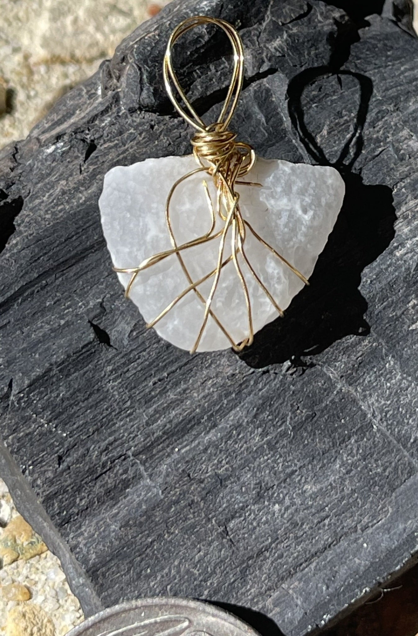 Sparkling Horizon Pendant – A Vision of Radiance