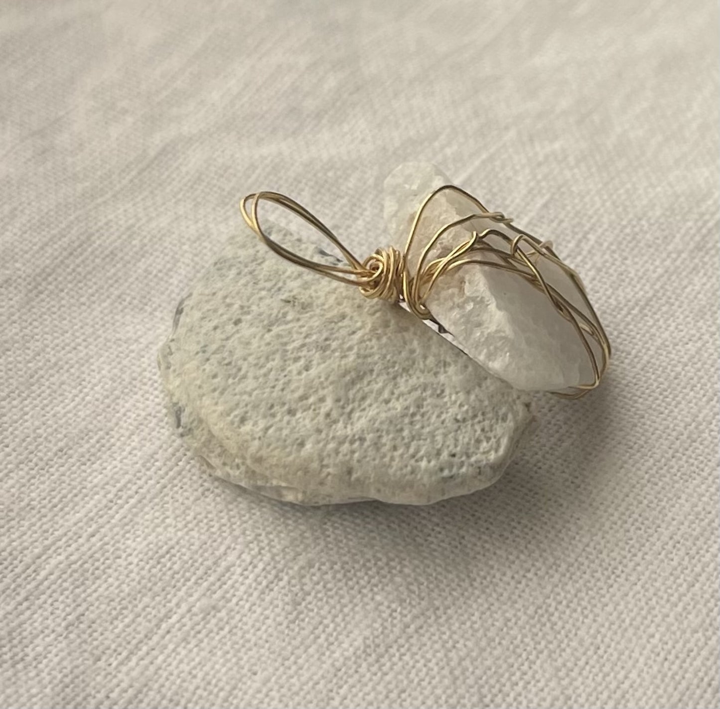 Sparkling Horizon Pendant – A Vision of Radiance