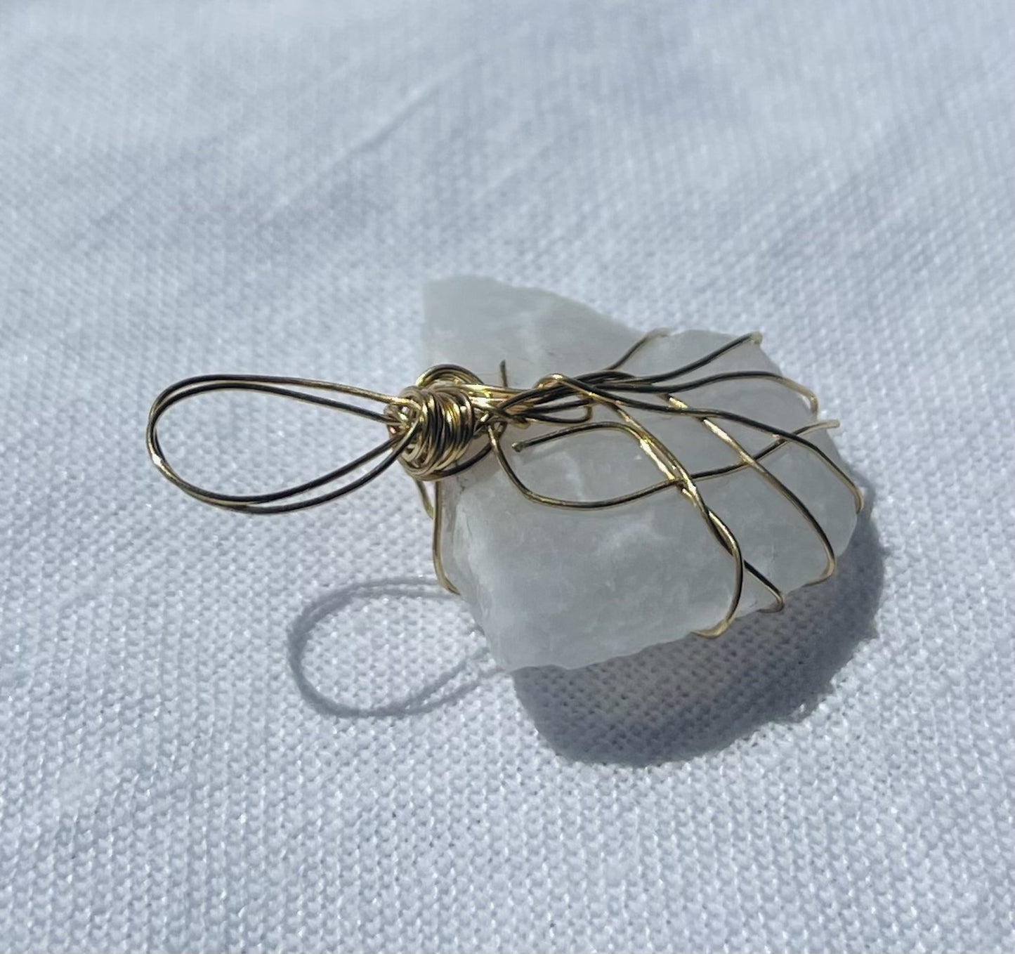 Sparkling Horizon Pendant – A Vision of Radiance