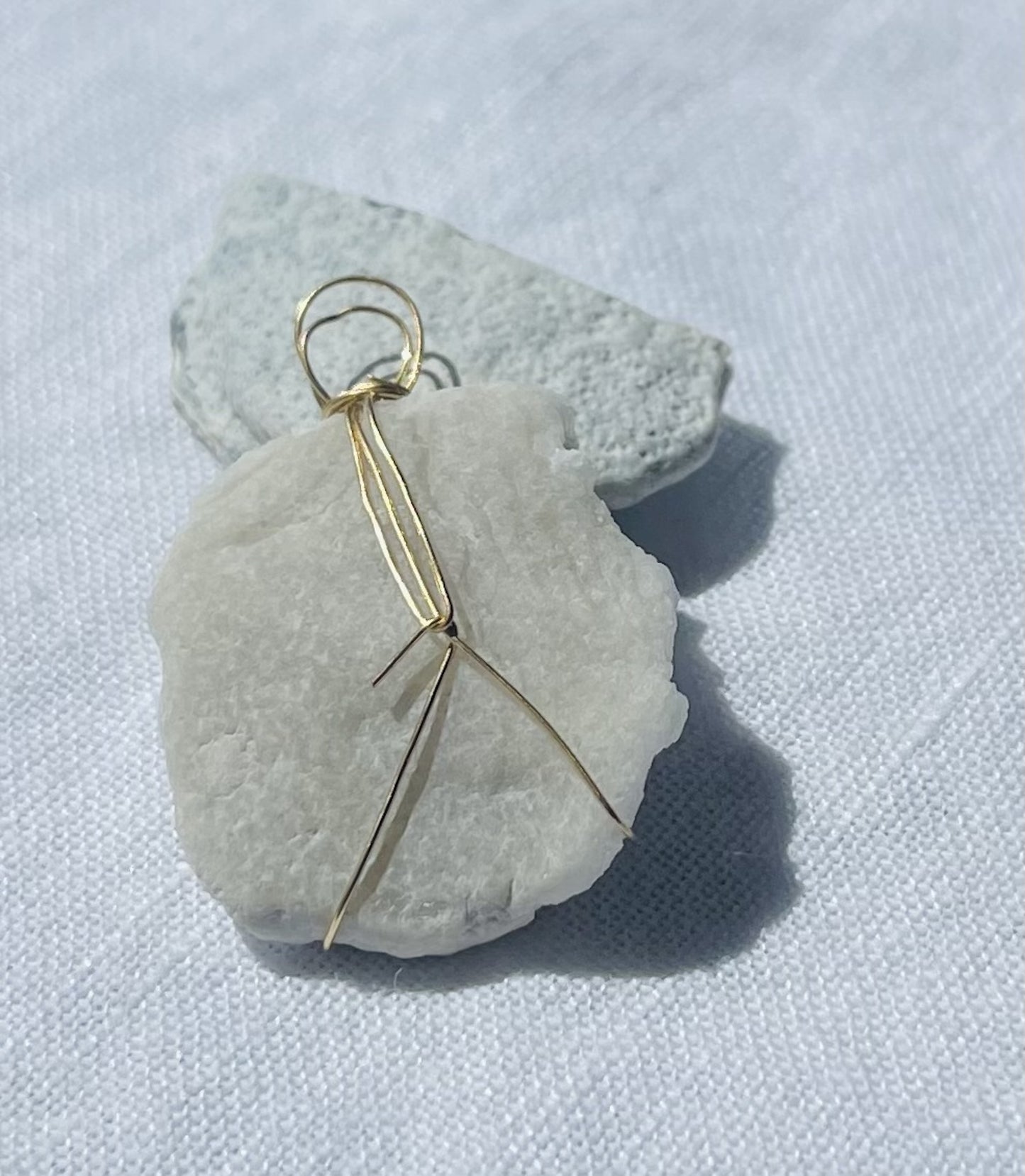 Peace-Full Sparkle Pendant – Stylish Tranquility