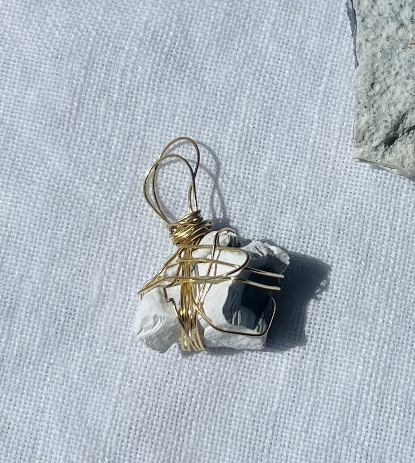 Navy Sparkle Pendant – A Dazzling Masterpiece