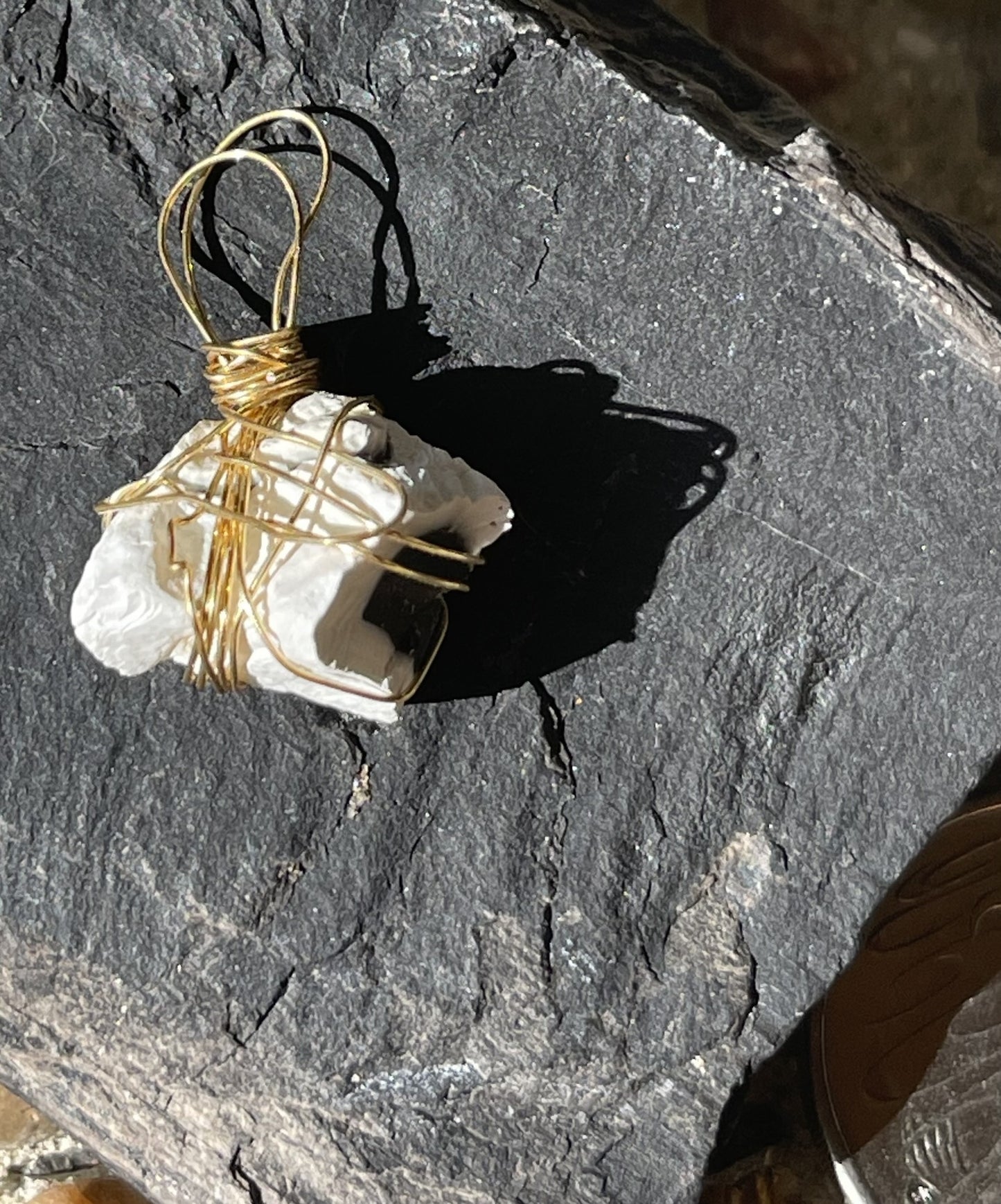 Navy Sparkle Pendant – A Dazzling Masterpiece