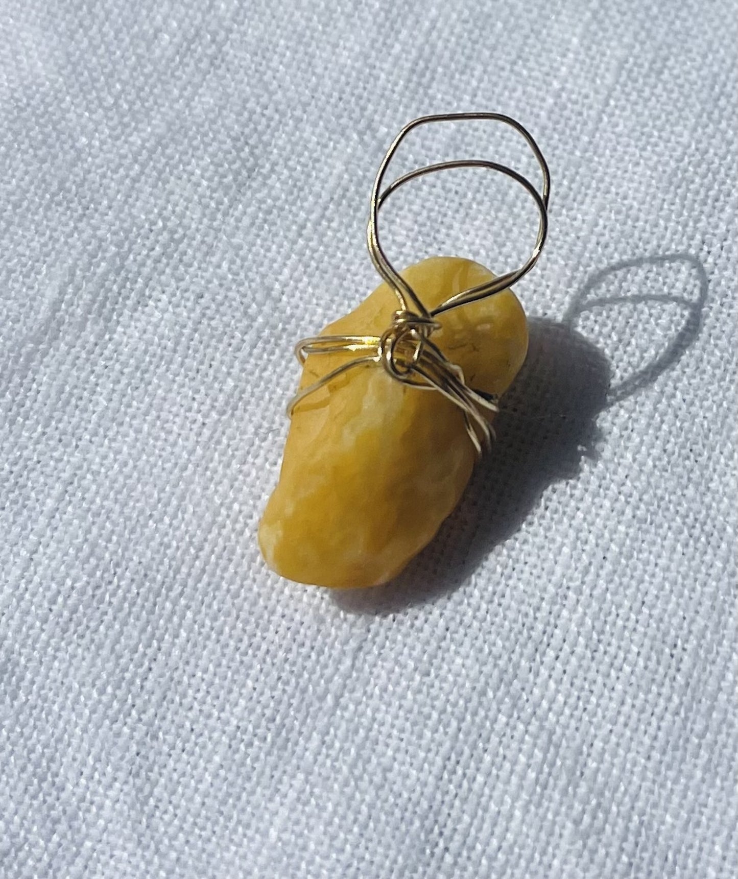 Mustard Golden Pendant – A Warm Glow of Nature