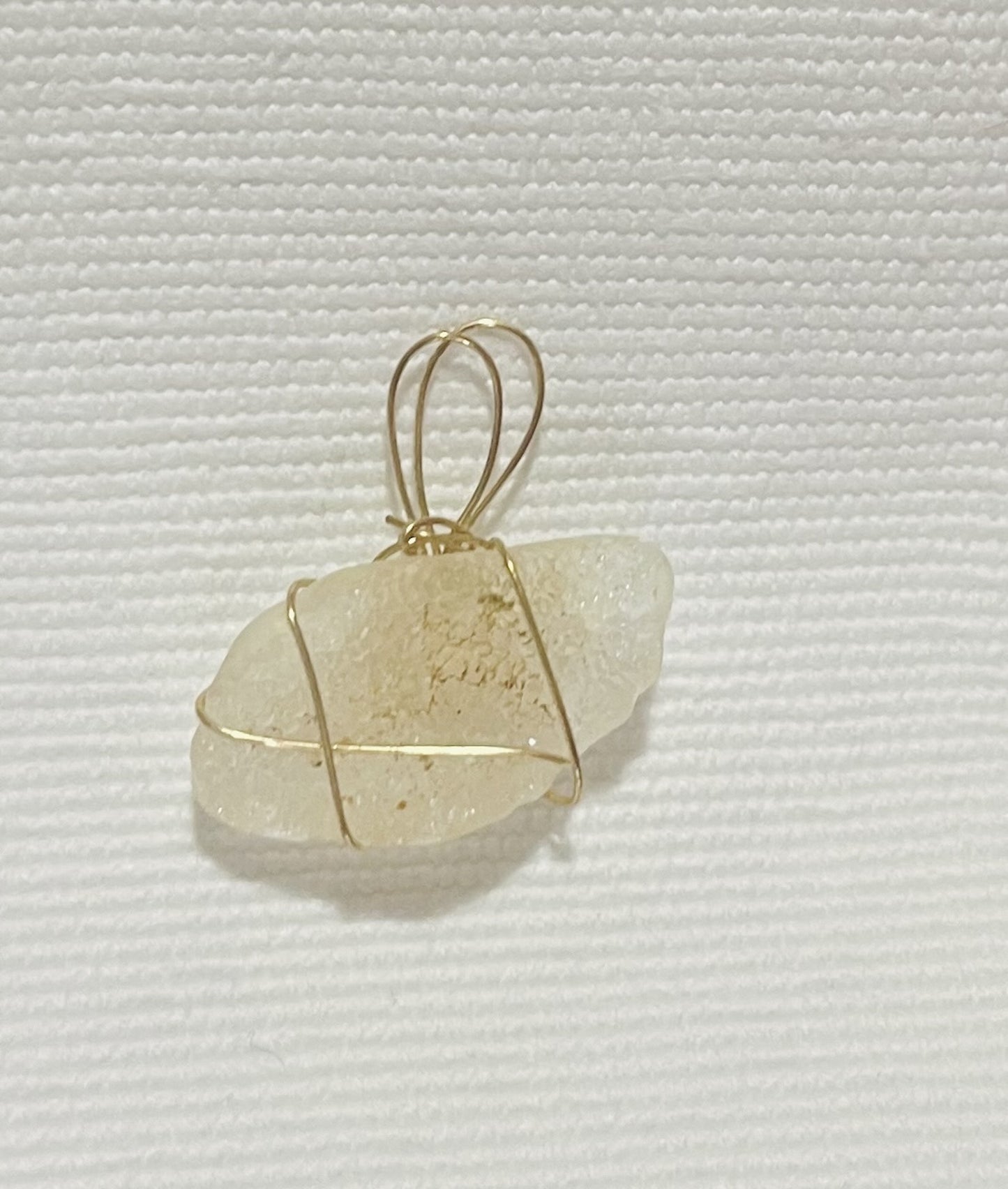 Translucent Crystal Sparkle Pendant – A Bright Masterpiece