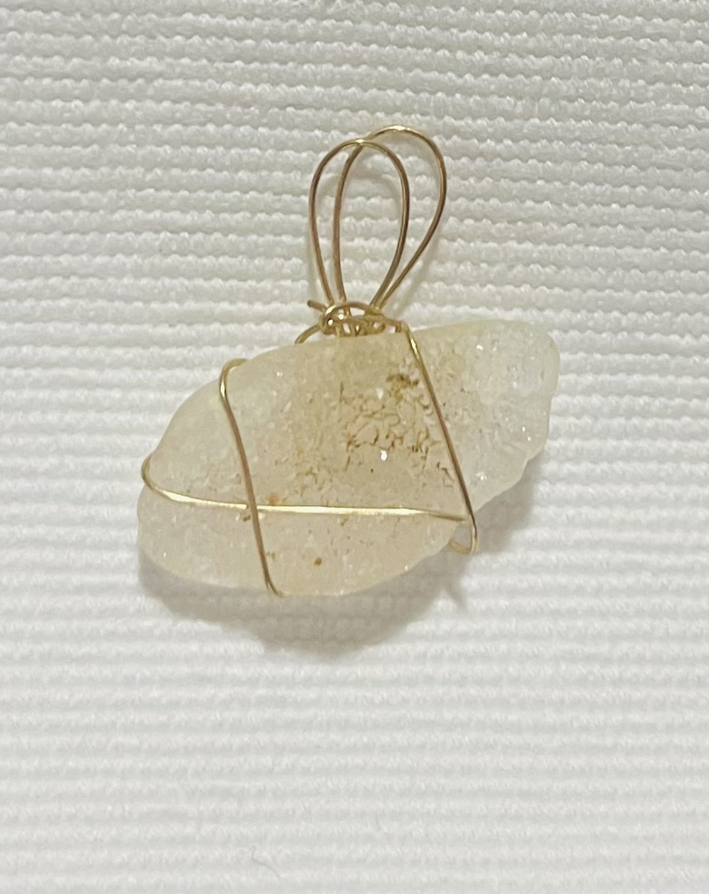 Translucent Crystal Sparkle Pendant – A Bright Masterpiece