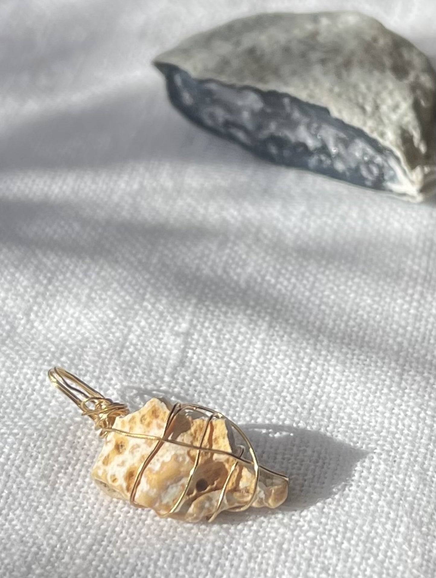 Golden Sparkle Geode Charm – A Tiny Treasure