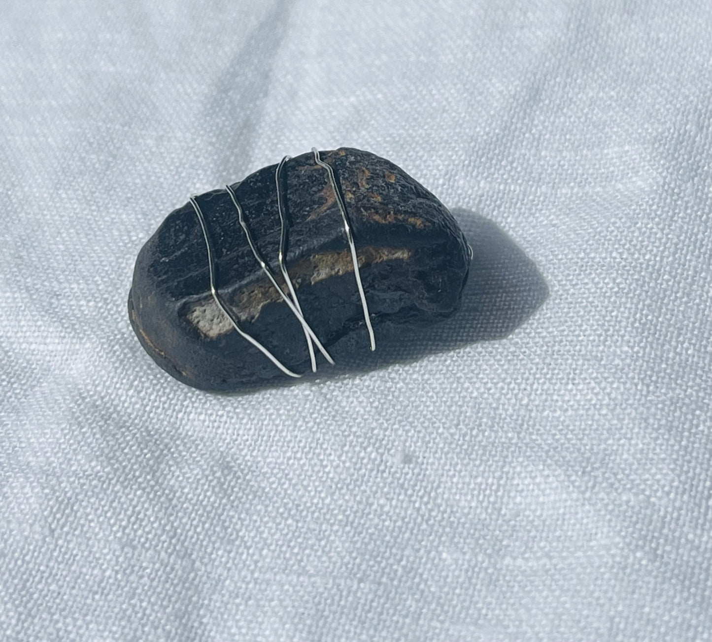 Brown Pendant – Earthy Elegance