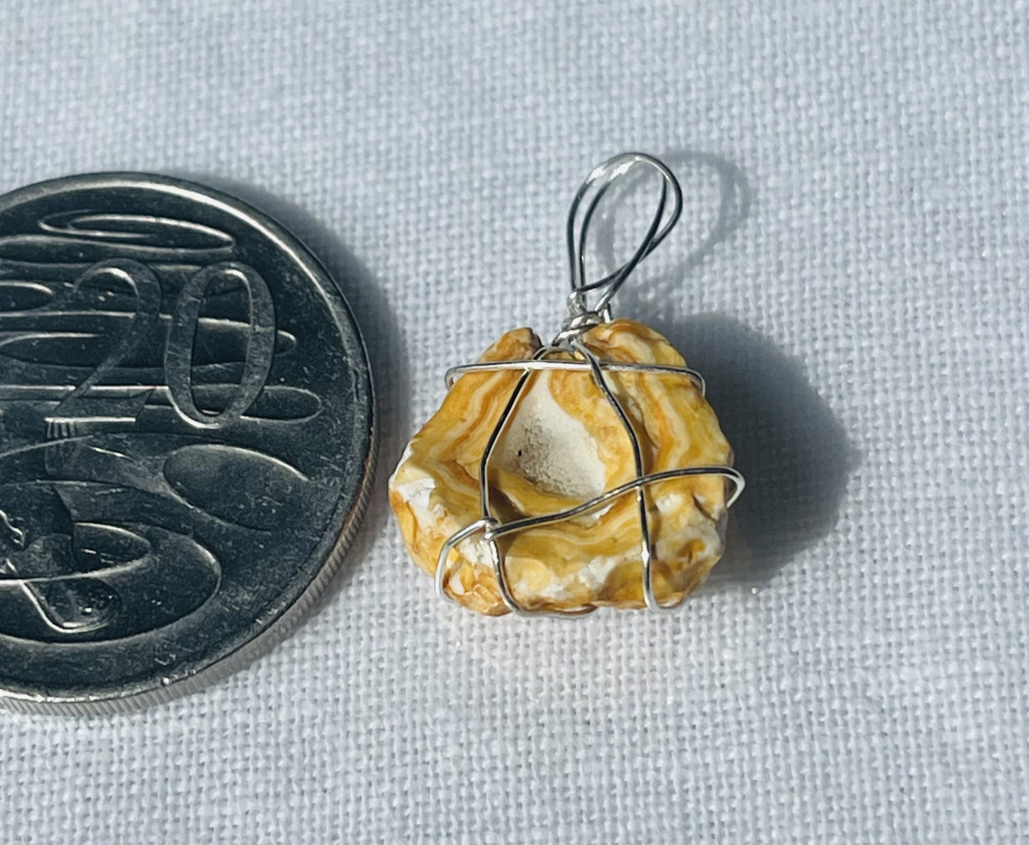 Golden Pendant – Sunlit Elegance