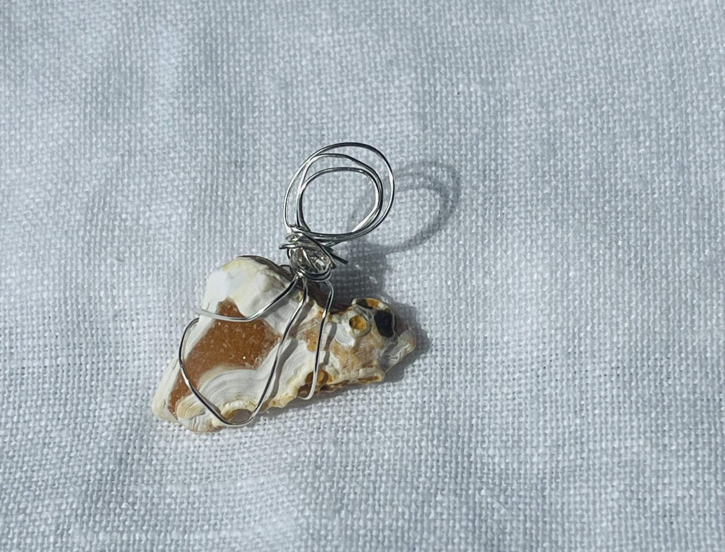 White Sparkle Pendant – Timeless Radiance
