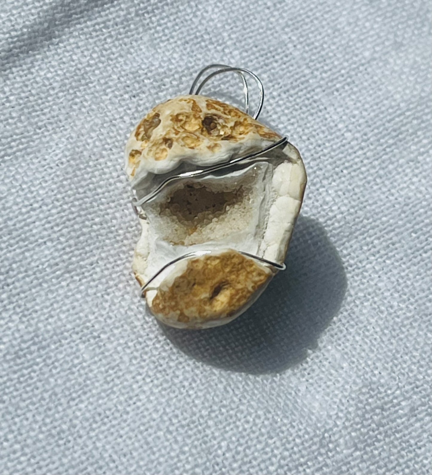 Golden Geode Pendant – Subtle Sparkle and Warmth