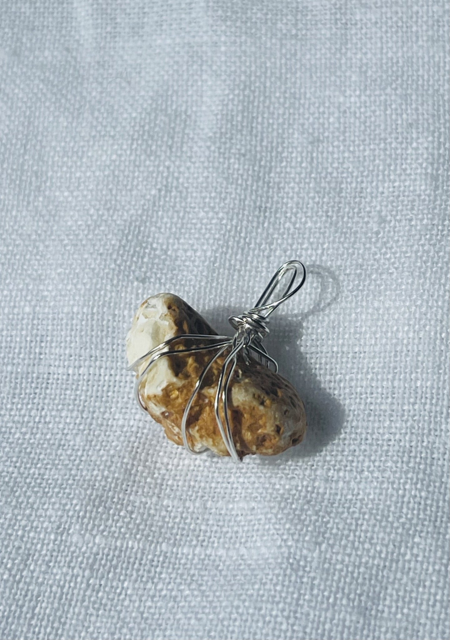 Moonlit Sparkle Pendant – Timeless Glow