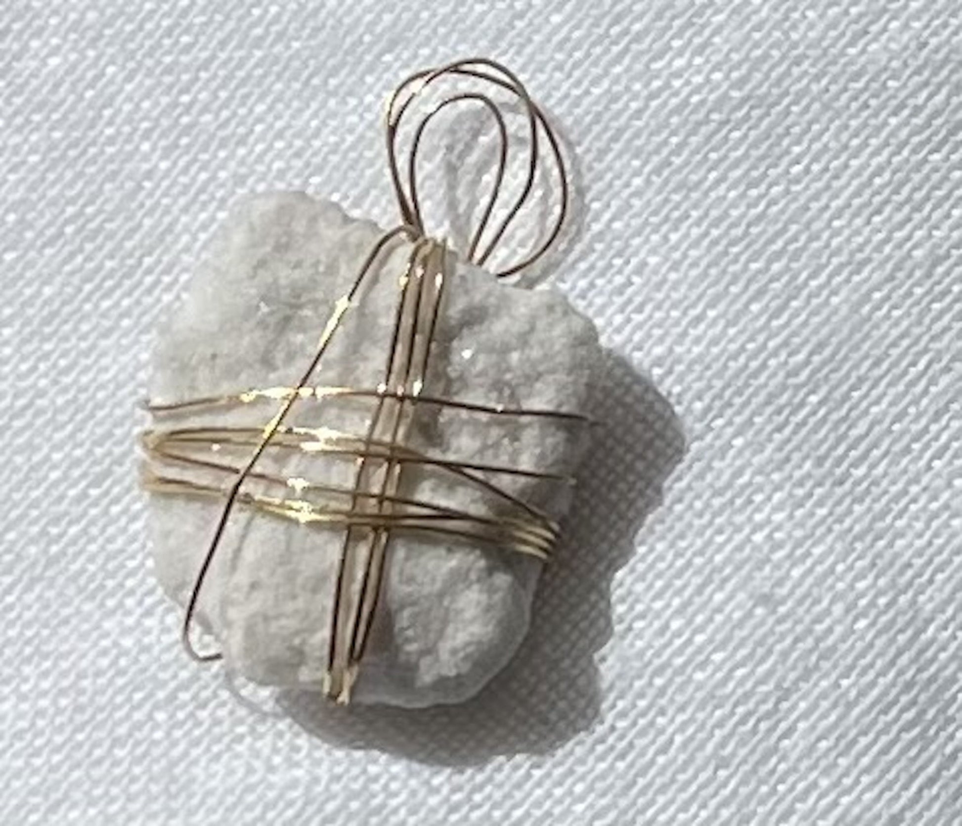 Light grey pendant with sparkly front