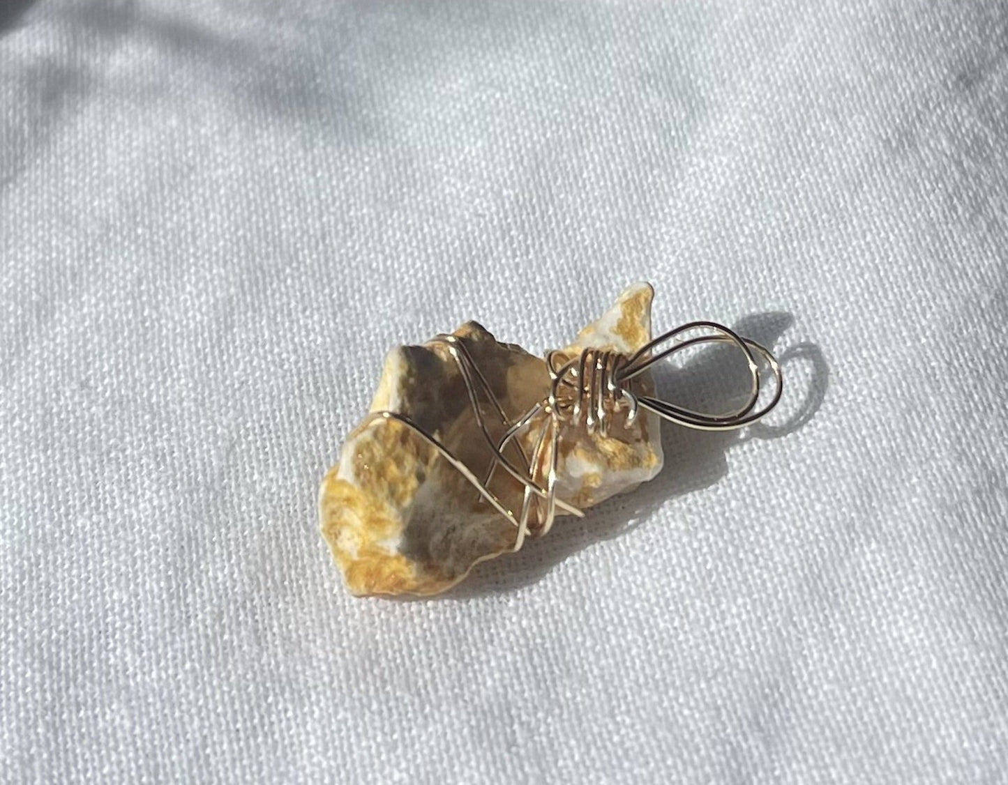 Geometric Honey Sparkle Geode – A Masterpiece of Natural Elegance