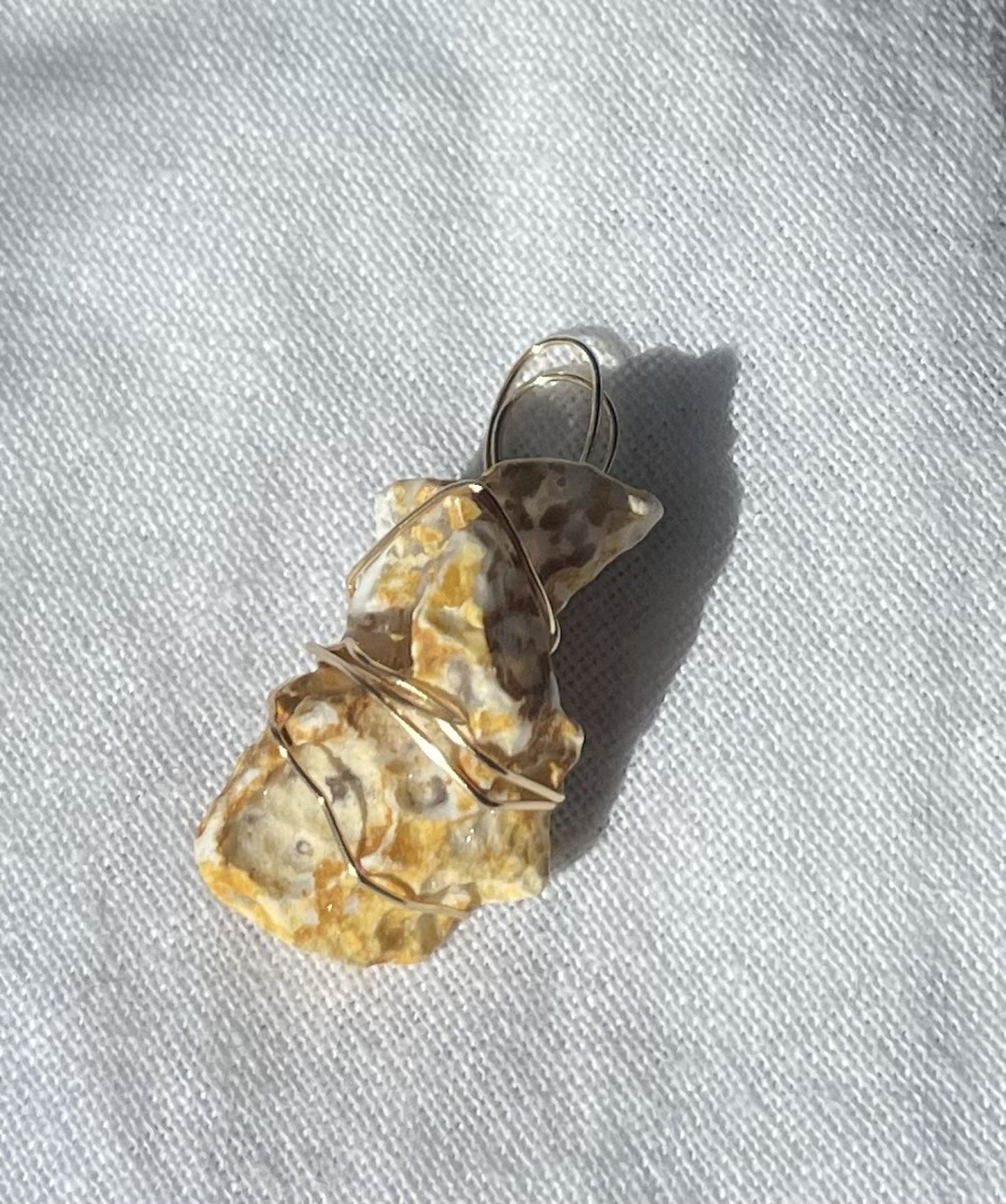 Geometric Honey Sparkle Geode – A Masterpiece of Natural Elegance