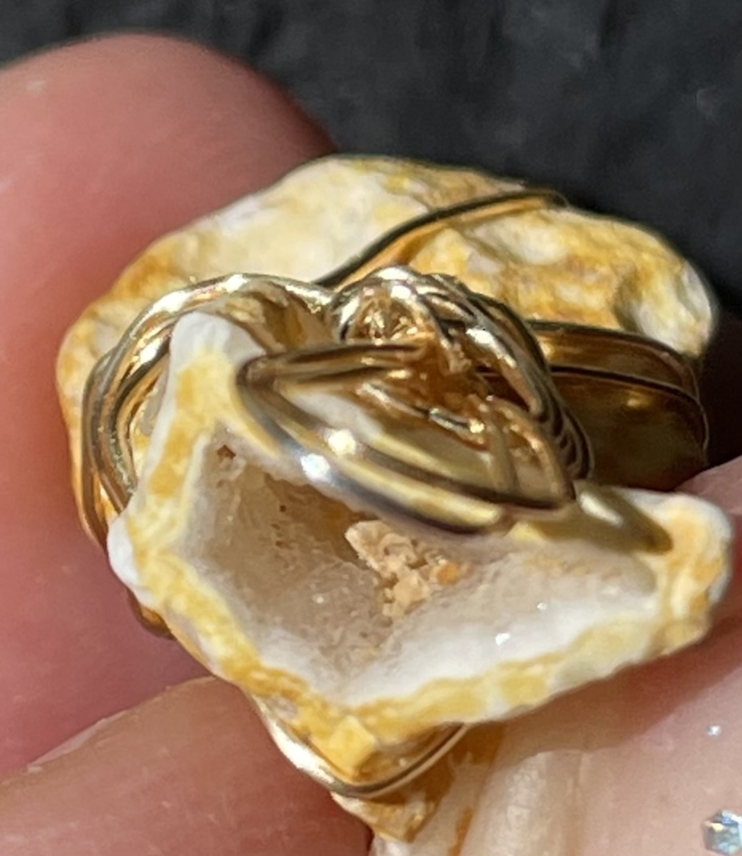 Geometric Honey Sparkle Geode – A Masterpiece of Natural Elegance